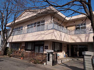 はばたけ建物外観写真