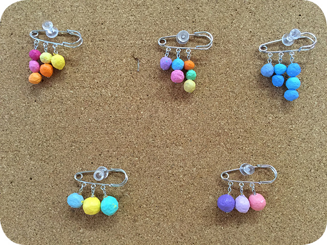 ブローチ